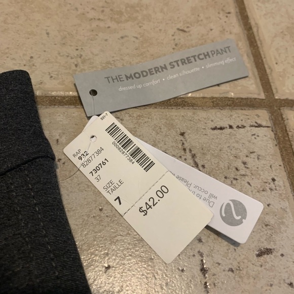 NWT Reitmans Grey Slim-Fit Pants - Size 7 - Picture 4 of 7